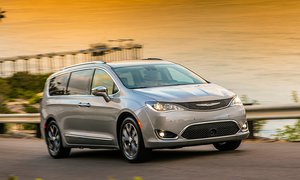 FCA recalls some 2018 Chrysler Pacificas for steering glitch