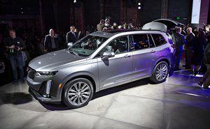 Cadillac prices XT6 below $60K