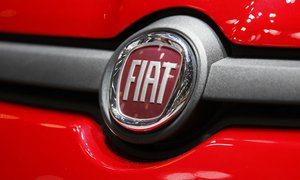 Fiat Chrysler to pay Tesla to pool CO2 emissions, paper says